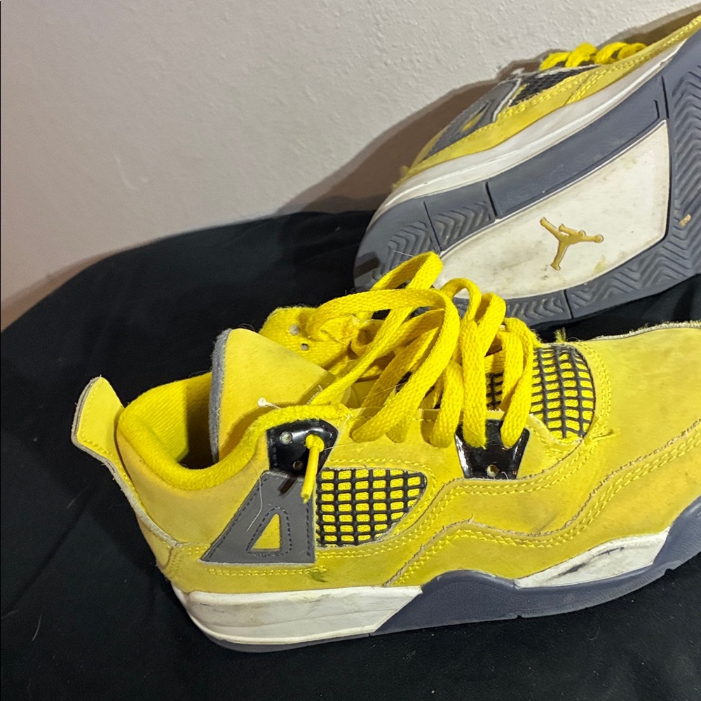 Jordan 4 retro  lighting 2021 GS Kids Sneakers in Yellow and Gray